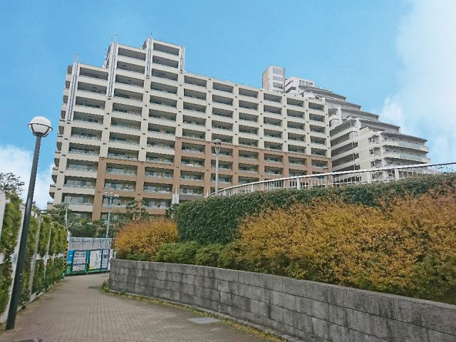 グランエスタセンター棟の外観