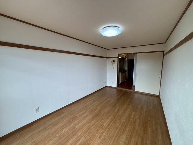 クレスト・モアの居間・リビング