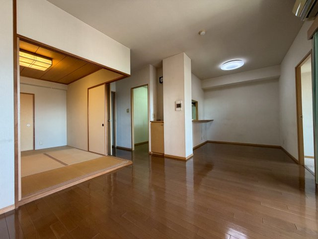 【居間・リビング】 | ファミールハイツ泉大津セントハーバーシティ2番館 | LDK