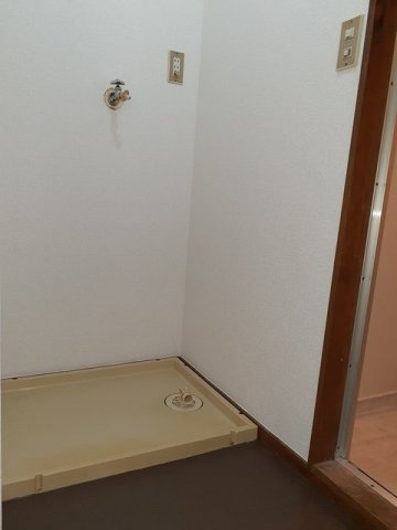 ハイツ太子堂の洗面所|脱衣スペースもあります
