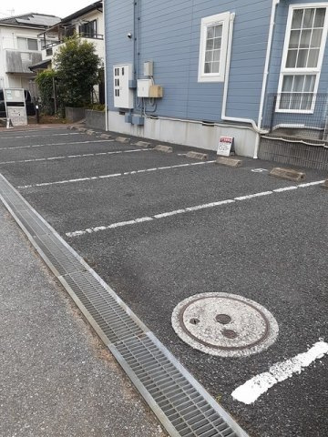デュオハイツの駐車場|車をお持ちの方に嬉しい駐車場付きの物件です