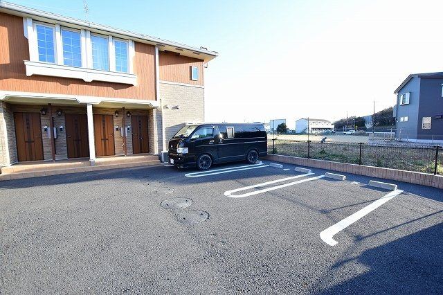 グラース上鎧Ⅰの駐車場|駐車場に車を止められます