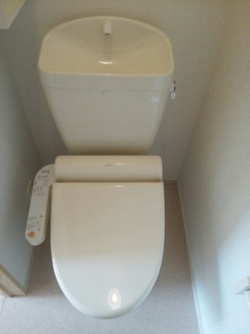 フラッグのトイレ|清潔感のあるトイレです