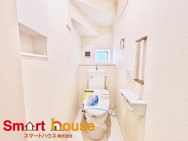 相模原市緑区西橋本４丁目のトイレ|節水型でエコなトイレには今では当たり前のウォシュレット付き。換気機能も着いているので常に快適ですね♪