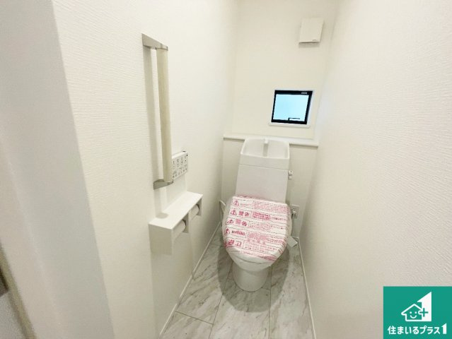神戸市北区南五葉　新築一戸建てのトイレ|1・2階の2ヶ所にあるので、朝の忙しい時間の順番待ちもなく、深夜の利用にも大変便利です。