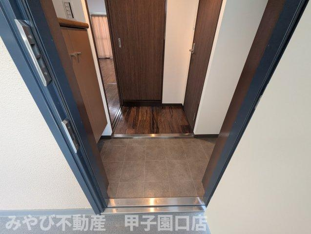 グローリー甲子園の玄関