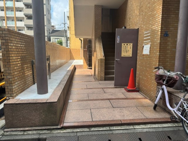 ハイツリッチモンドのエントランス