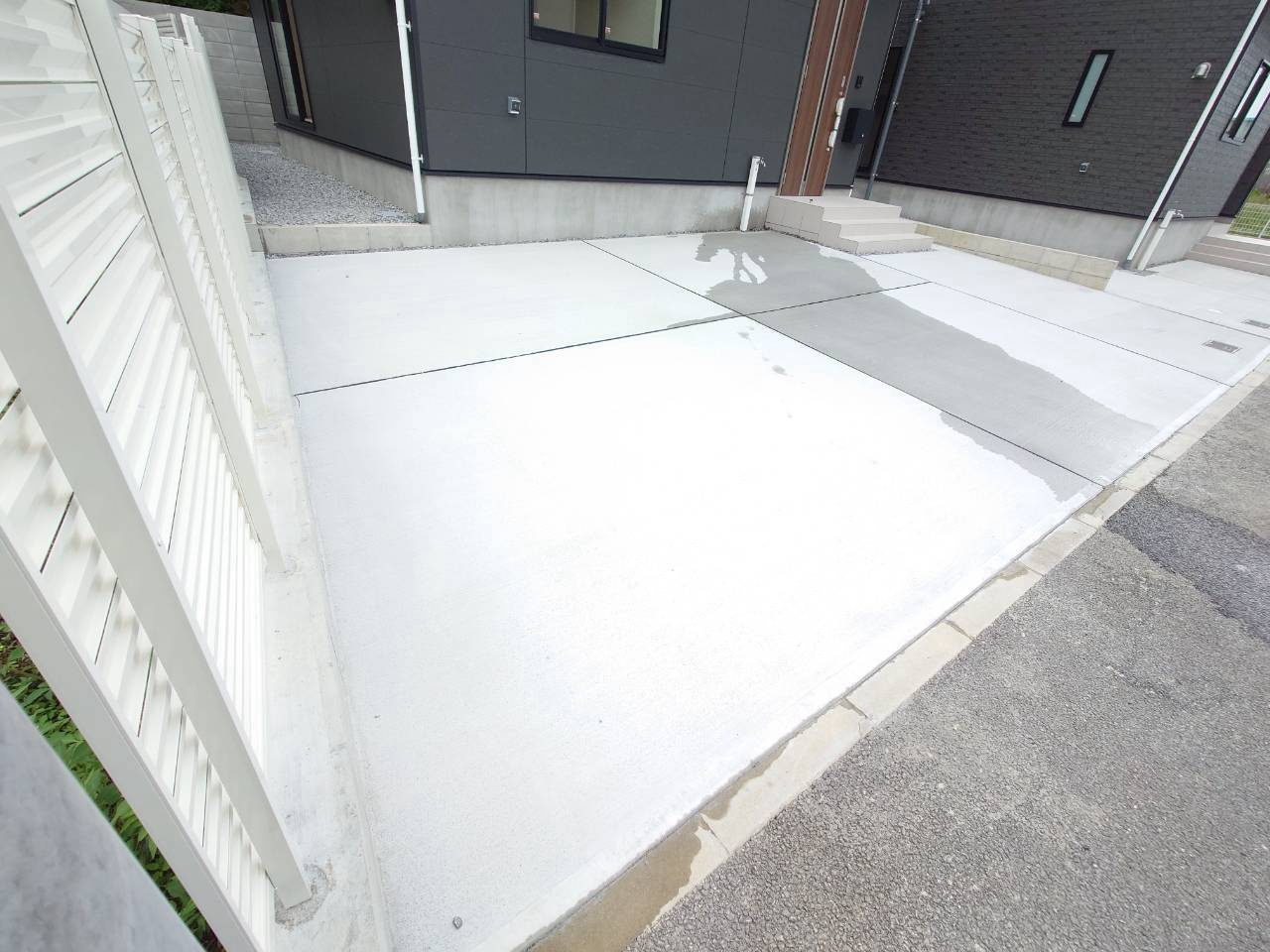 ♥♥浦添市西原第6-２号棟（全2棟）の駐車場|車をお持ちの方に嬉しい駐車場付きの物件です