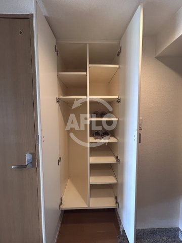 プレッツァ新大阪の収納|プレッツァ新大阪　シューズボックス