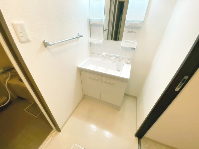 エクサス21の洗面所|広い洗面スペース