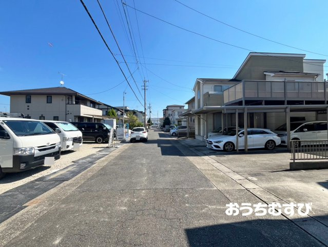 北区中味鋺2期(全6棟)の前面道路含む現地写真