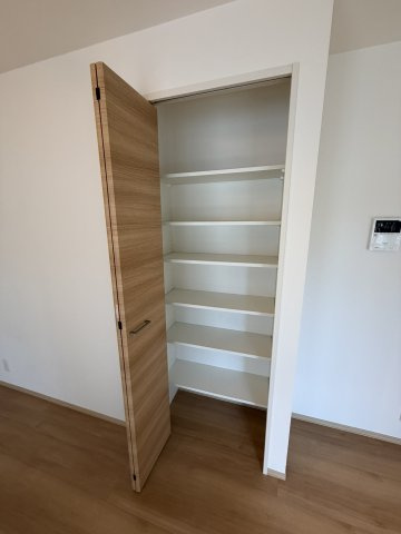 寿北5丁目　中古住宅の収納