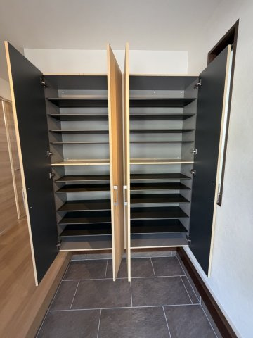 寿北5丁目　中古住宅の玄関