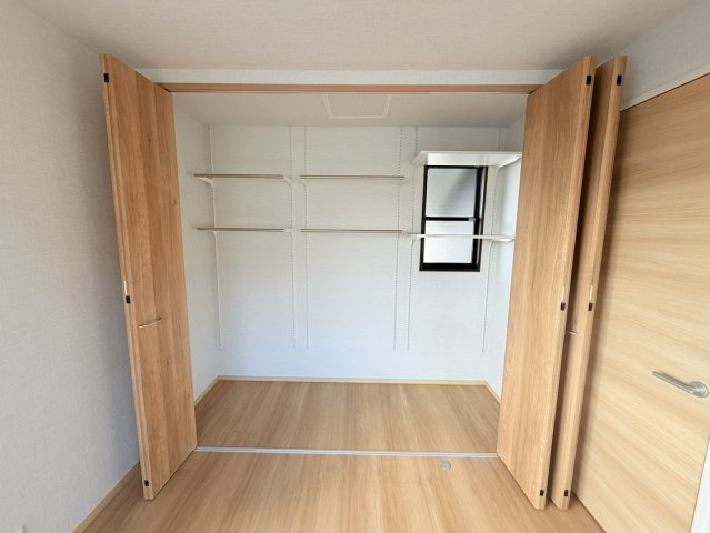 寿北5丁目　中古住宅の収納