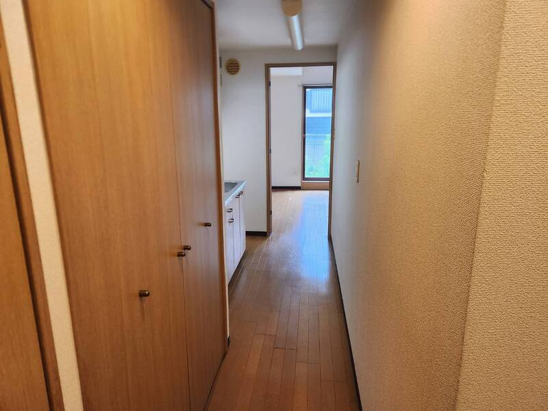 ルネブルージュの玄関