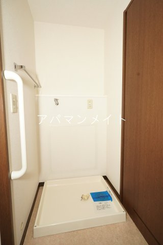 【設備】 | アルテール戸塚 | 洗濯機置き場です
