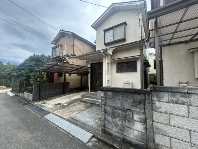 高槻市玉川新町古家付き土地の外観