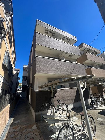 尼崎市上坂部２丁目のアパートの外観