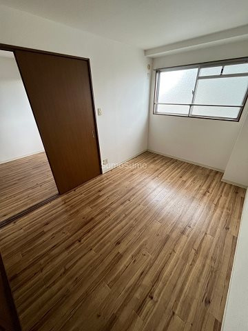 メロディハイム九条の寝室