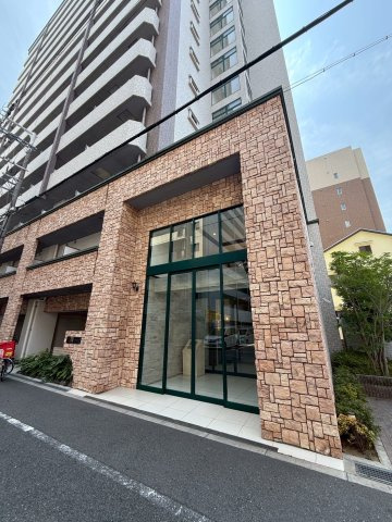 スプランディッド難波のエントランス