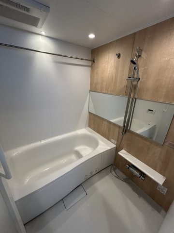 レジス城の堀の浴室|コンパクトで使いやすいお風呂です