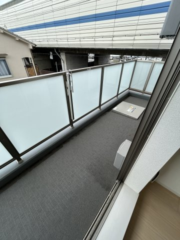 レジス城の堀のバルコニー|広々としたバルコニーです