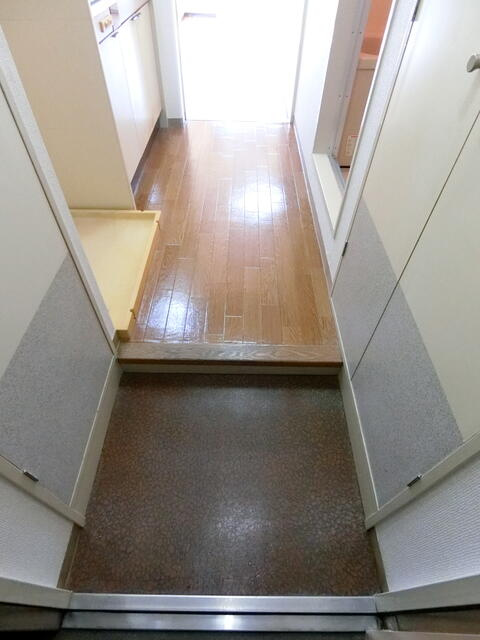 メゾン上馬の玄関