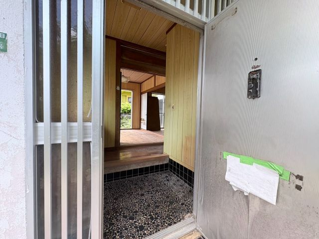 名護市大南4丁目の玄関