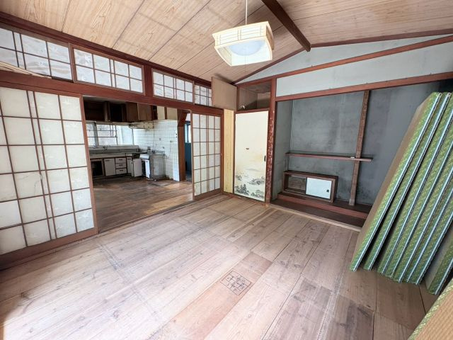名護市大南4丁目の洋室