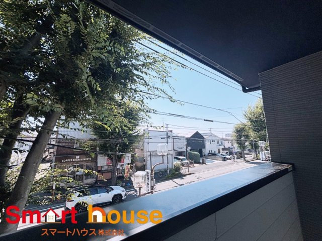 相模原市中央区横山　新築2棟の展望|開放的なバルコニーは見晴らしもよく、太陽の温かな温もりをめいっぱい受け止めてくれます。太陽の光と爽やかな風を受けたお洗濯物はあっという間に乾き、取りこむ時には太陽の匂いを感じられそうですね。