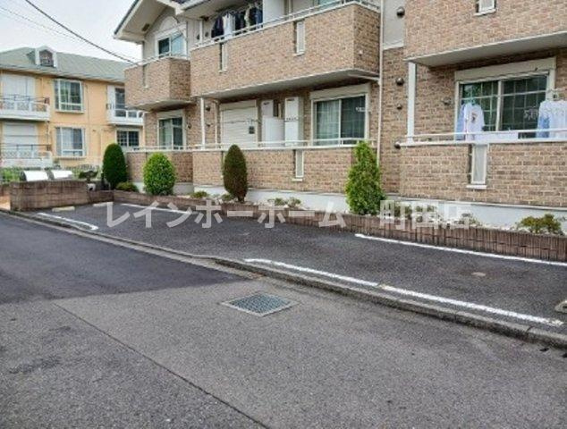ラ・ヴィダ・カリファス※初期費用分割あと払いサービス利用可能物件の駐車場