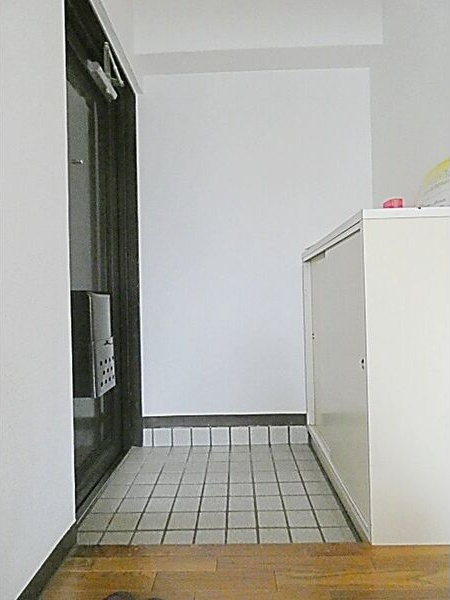 メゾンパール泉の玄関