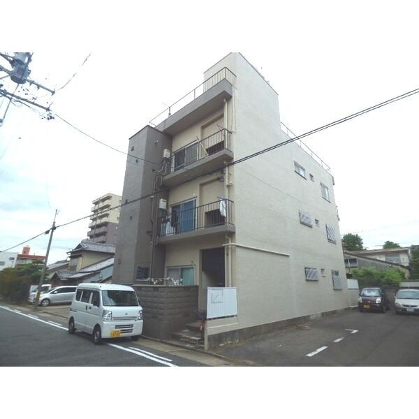 川島ビルのエントランス