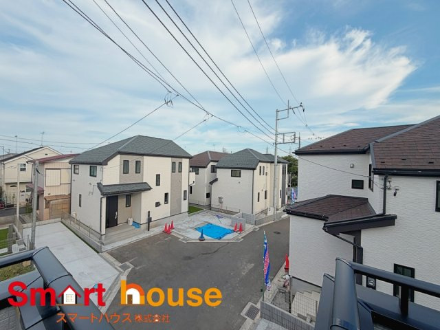 相模原市緑区二本松2丁目　新築全11棟の展望|開放的なバルコニーは見晴らしもよく、太陽の温かな温もりをめいっぱい受け止めてくれます。太陽の光と爽やかな風を受けたお洗濯物はあっという間に乾き、取りこむ時には太陽の匂いを感じられそうですね。