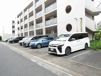 東奈良リッツハウスの駐車場
