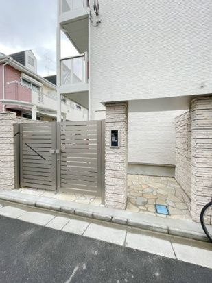 グリーンスカイ蕨のエントランス