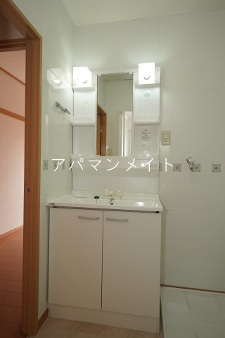 【洗面所】 | セントラルハイツ | 忙しい朝には欠かせない洗面所です