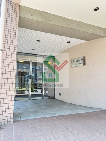 プリムヴェール大泉学園のエントランス