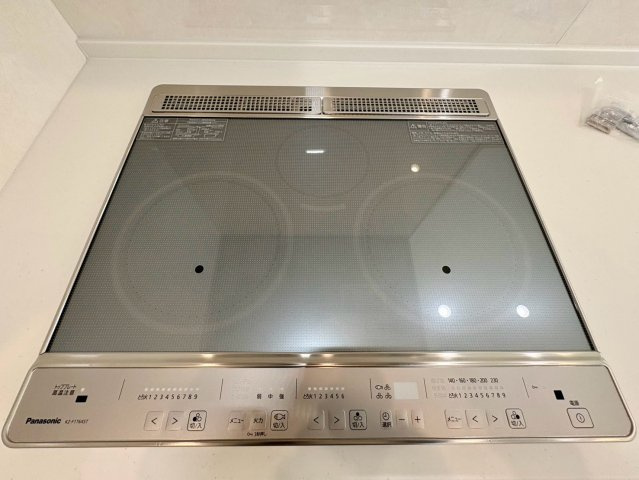 「スキップフロアと吹き抜けがある4LDK」高知市介良乙1号地　新築一戸建てのその他|お手入れラクラクなIHクッキングヒーター採用。火を使わない安全設計で料理も快適♪
