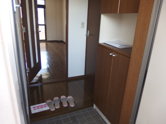 キエラナガイの玄関