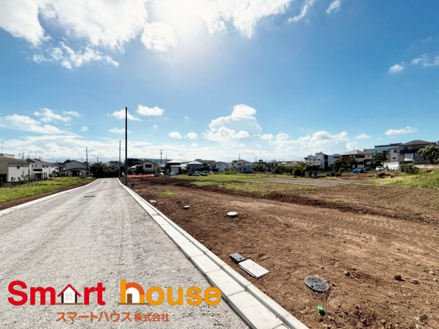 町田市木曽西1丁目　建築条件付き売地全16区画の前面道路含む現地写真