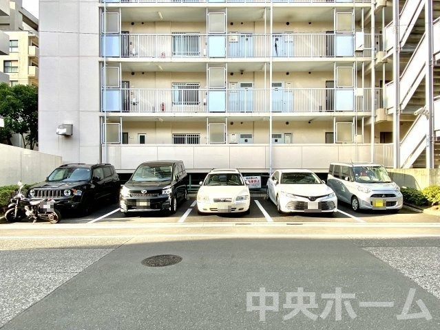 両国緑スカイハイツの駐車場|【敷地内駐車場】最新の空き状況や費用などの詳細は担当スタッフまでお問い合わせください。