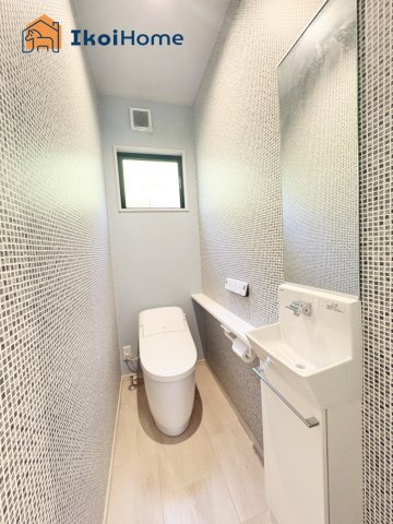 神戸市西区押部谷町栄　中古戸建のトイレ|【ホームページに現地動画掲載中】●年中無休：当日予約可●タンクレストイレでスッキリしております！