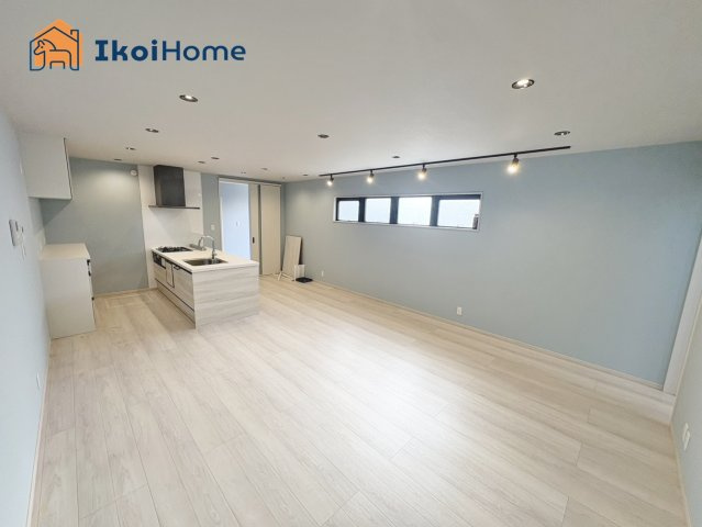 神戸市西区押部谷町栄　中古戸建の居間・リビング|【ホームページに現地動画掲載中】●年中無休：当日予約可●広いLDKは約20帖ございます！