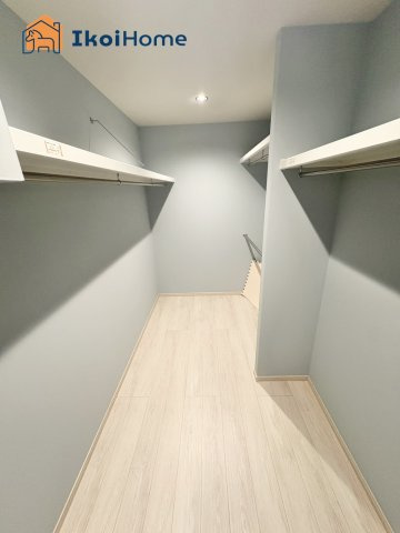 神戸市西区押部谷町栄　中古戸建の収納|【ホームページに現地動画掲載中】●年中無休：当日予約可●広い納戸にはハンガーラックもあり便利です！