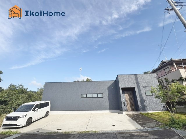 神戸市西区押部谷町栄　中古戸建の駐車場|【ホームページに現地動画掲載中】●年中無休：当日予約可●駐車場は最大5台駐車可能です！