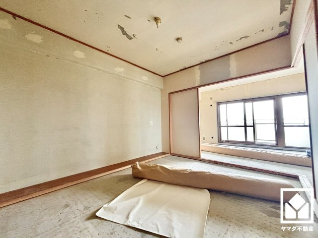 グランデュール鴨川1番館の洋室