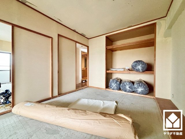 グランデュール鴨川1番館の洋室