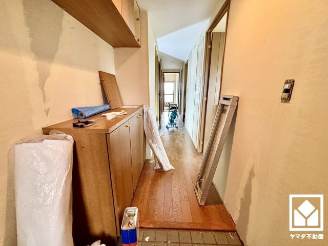 グランデュール鴨川1番館の玄関
