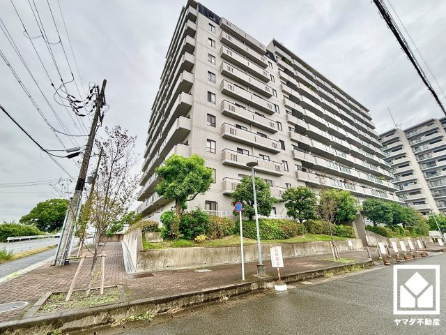 グランデュール鴨川1番館の外観